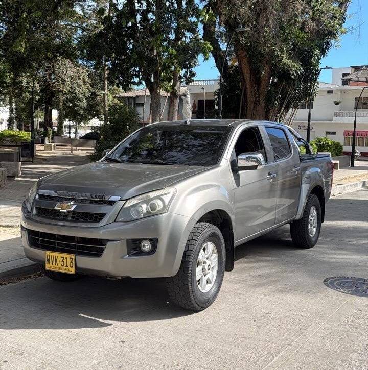 Chevrolet DMAX - vista frontal