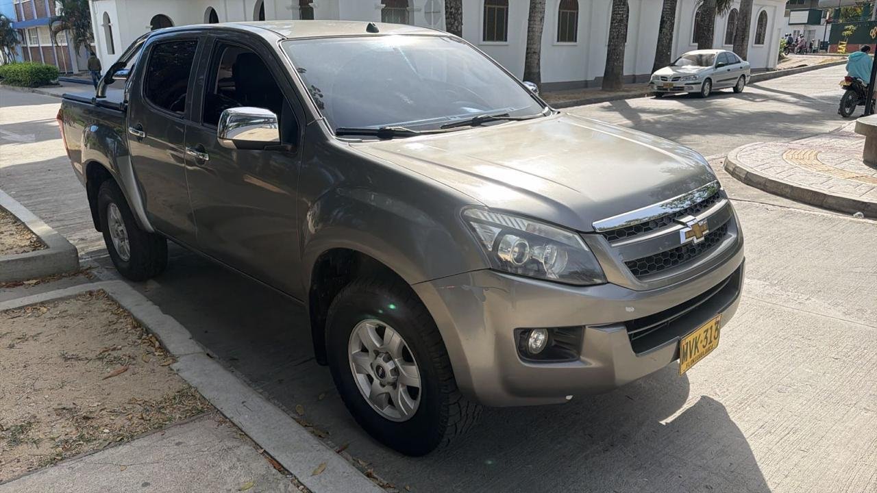 Chevrolet DMAX - vista lateral